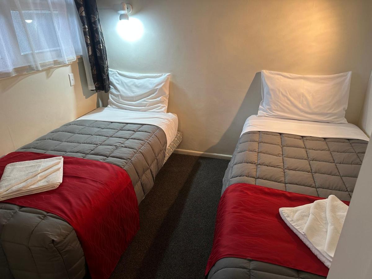 Touchwood Motor Inn & Inner City Camping Ground Окленд Екстер'єр фото