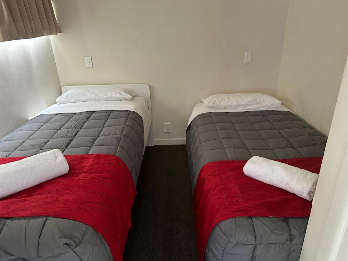 Touchwood Motor Inn & Inner City Camping Ground Окленд Екстер'єр фото