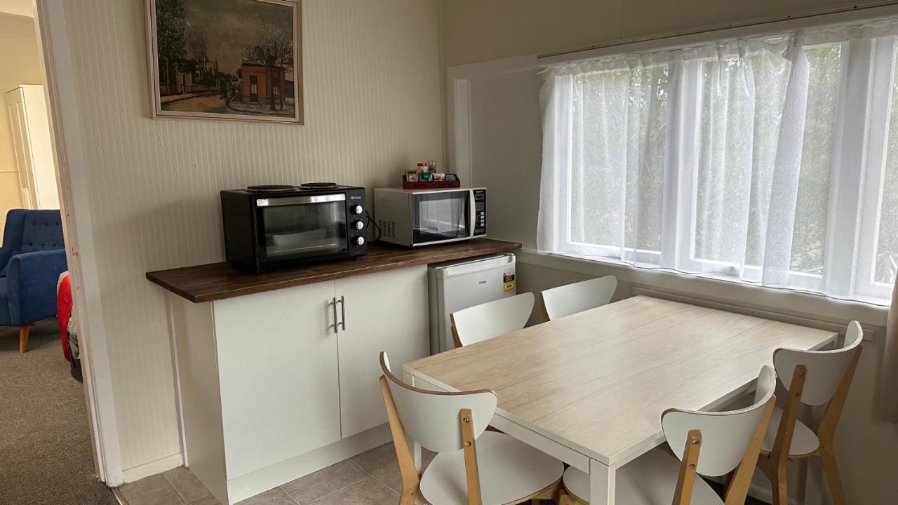 Touchwood Motor Inn & Inner City Camping Ground Окленд Екстер'єр фото